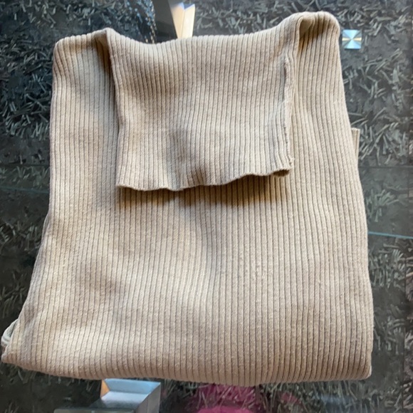 Fitted turtleneck sweater - Picture 3 of 3